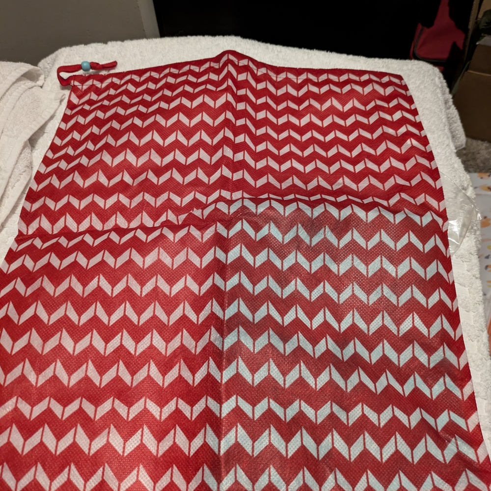 Thirty-One Red Chevron Pouch - Picture 2 of 3